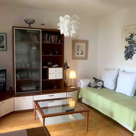 Zorka 719 Apartment